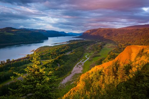 evening-view-from-the-vista-house-columbia-river-gorge-oregon